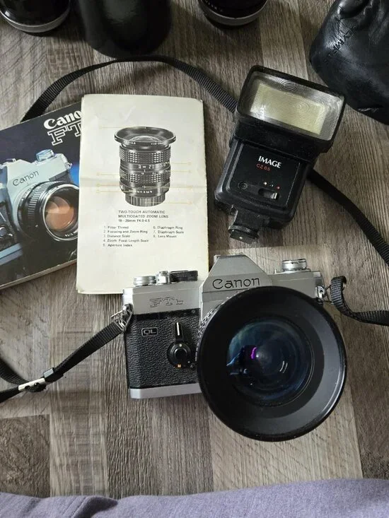 Canon FTb QL Silver 35mm SLR Film Camera Bundle FD 50mm F/1.8 SC Lens 2x-A Cases - Picture 6 of 16